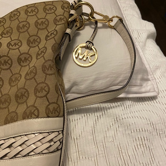 Michael Kors handbag - Picture 3 of 7